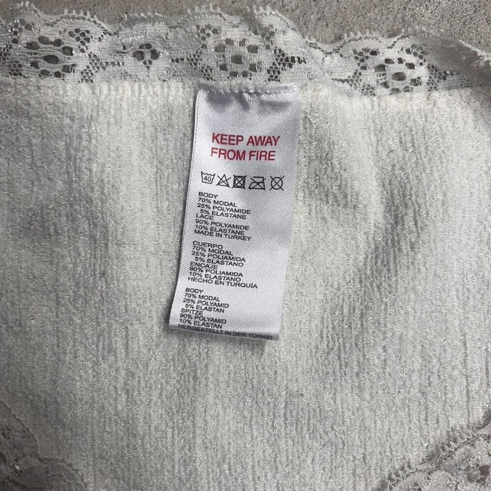 Urban Outfitters BDG Off White Lace Ribbed Crop Top Size Small - Picture 4 of 7